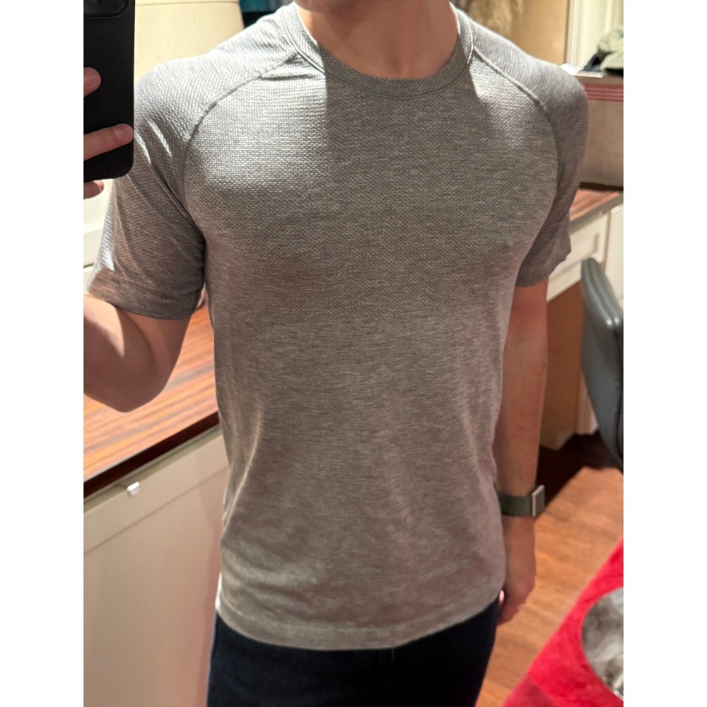 Lululemon Mens Metal Vent Tech Short Sleeve Training Shirt Heathered Grey